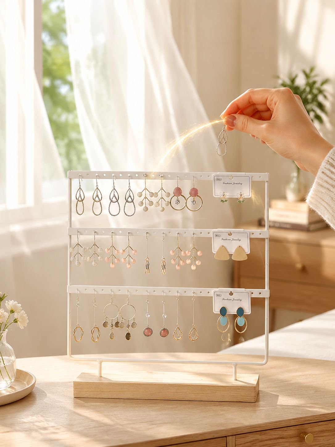 Decorative jewelry organizer stand for accessories