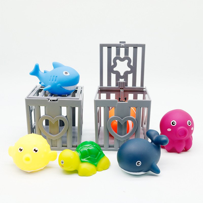Underwater marine animal rescue play scene