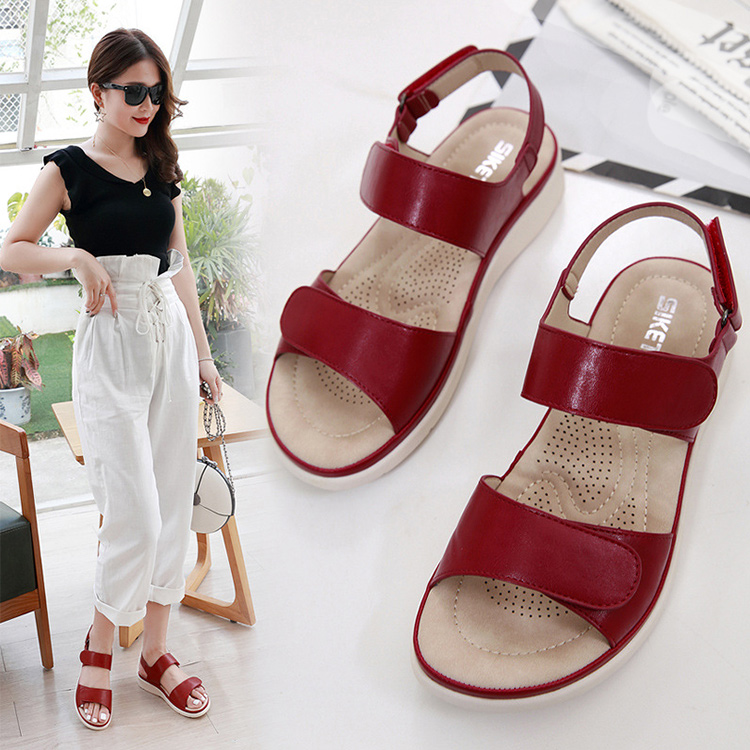 【本革サンダル】牛革　履き心地へのこだわり　歩くのが楽しくなります。大好評を博しました。✔