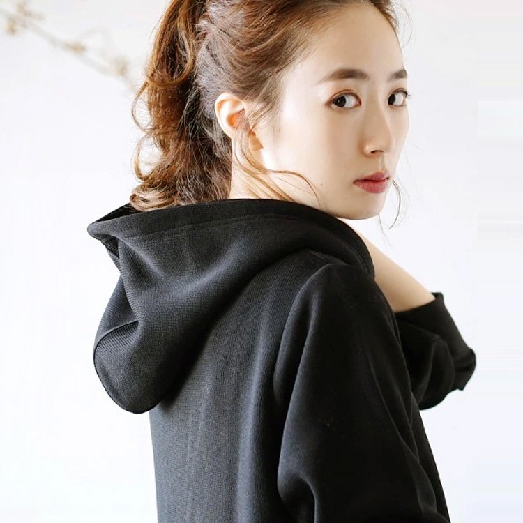 【レイヤード風ジップパーカー】