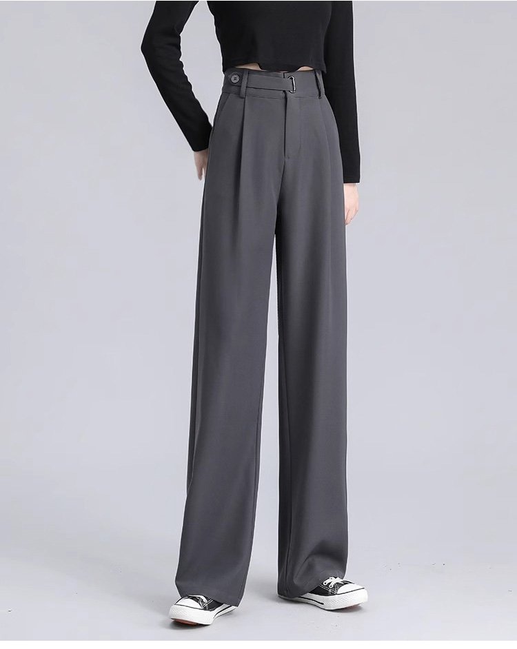 ワイドスラックスの後ろ姿