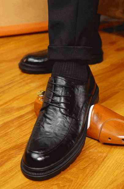 حذاء جلد طبيعي مع خياطة دقيقة