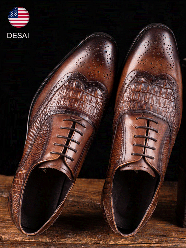 Pantofi de epocă din piele cu model crocodil