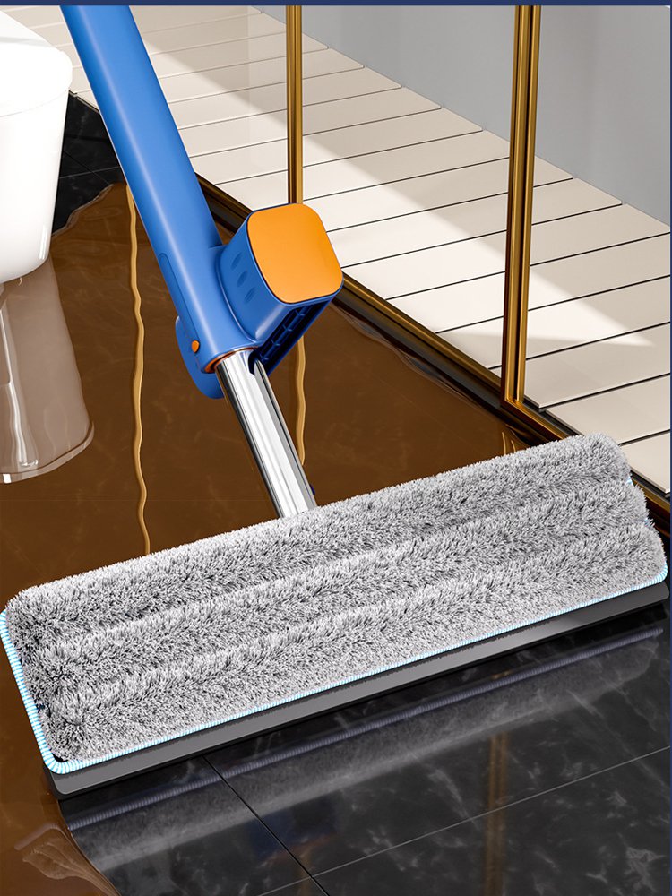 使いやすいグリップ付きのモップハンドル