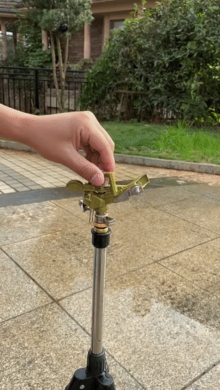 Łatwy w montażu zraszacz ogrodowy