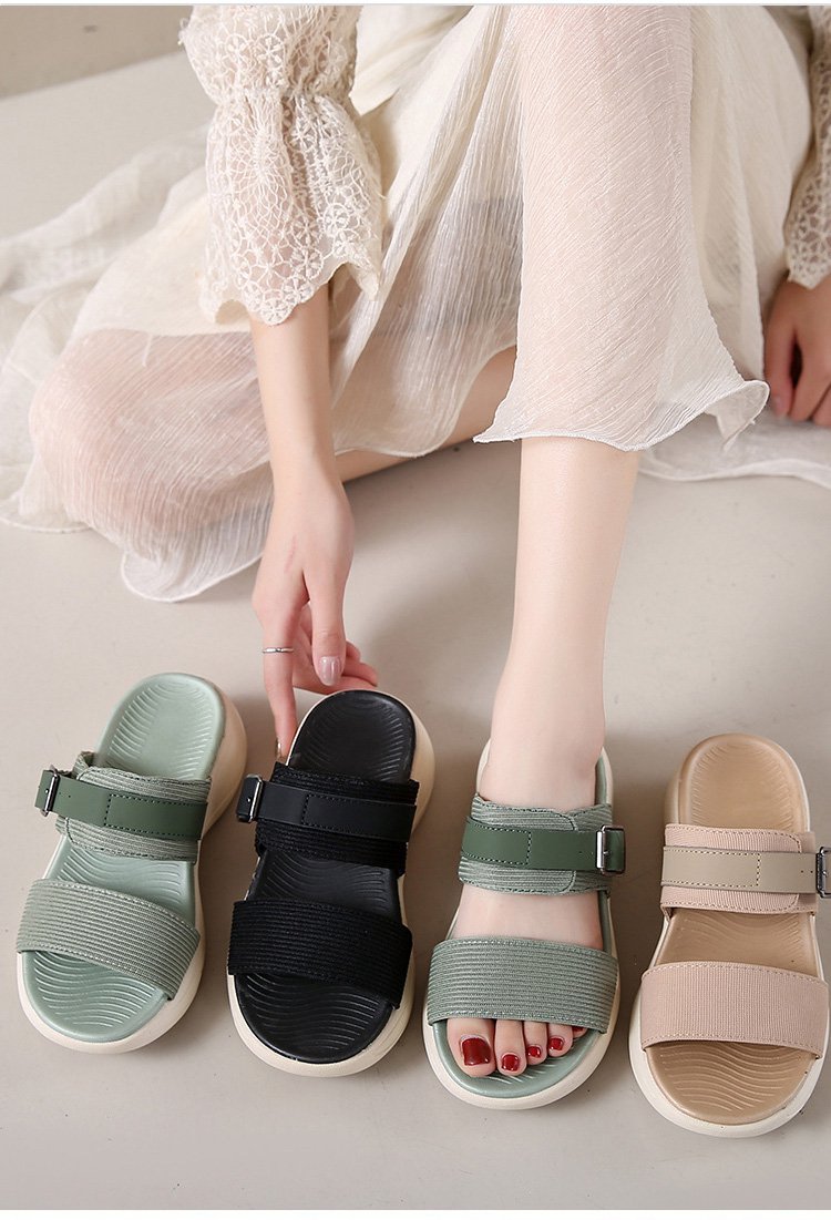 水に強い素材で作られたサンダル