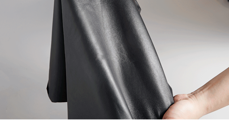 一枚革仕様の高級レザージャケットの裏地なし構造