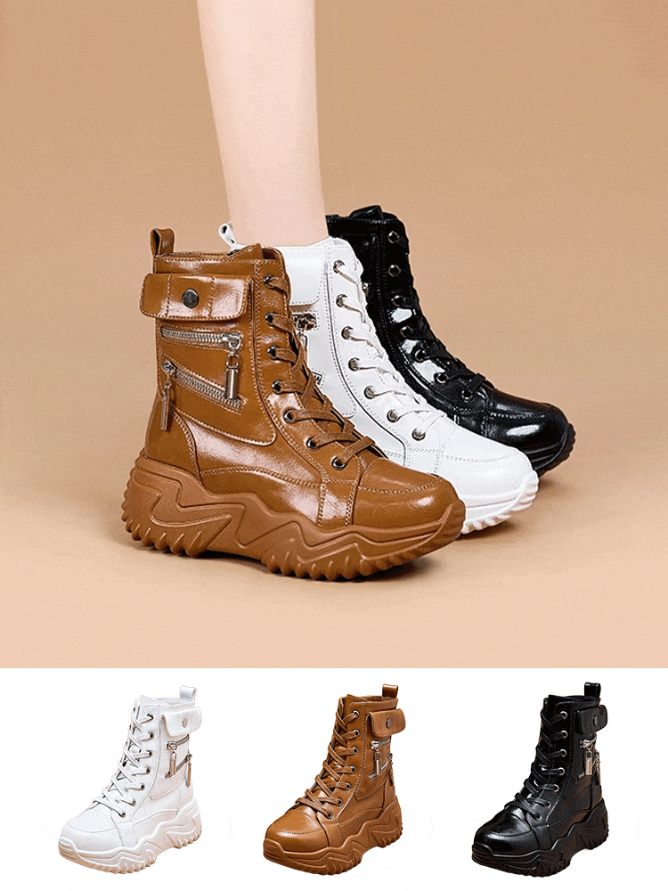 バイカースタイルのインヒールブーツ