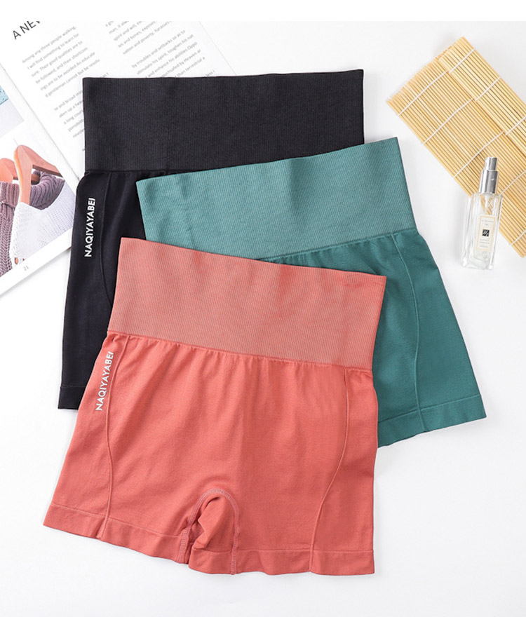 フィットネスシーンで活躍するヨガショーツ