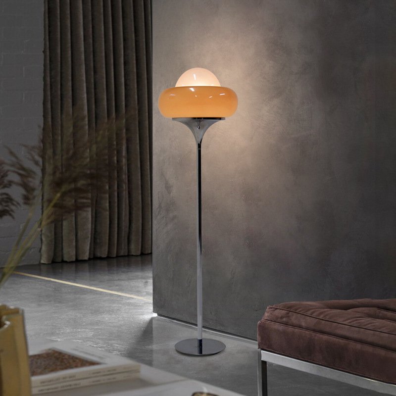 Simple retro table lamp