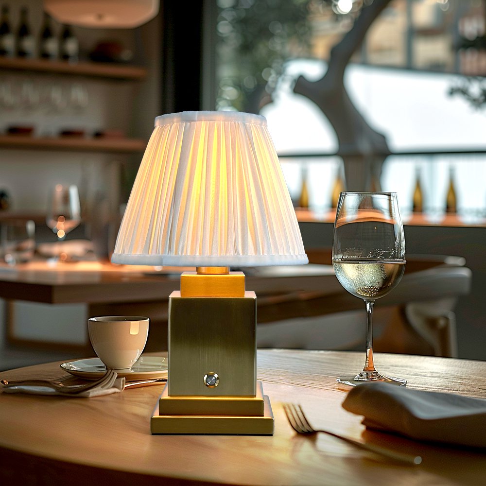 Rechargeable desk lamp