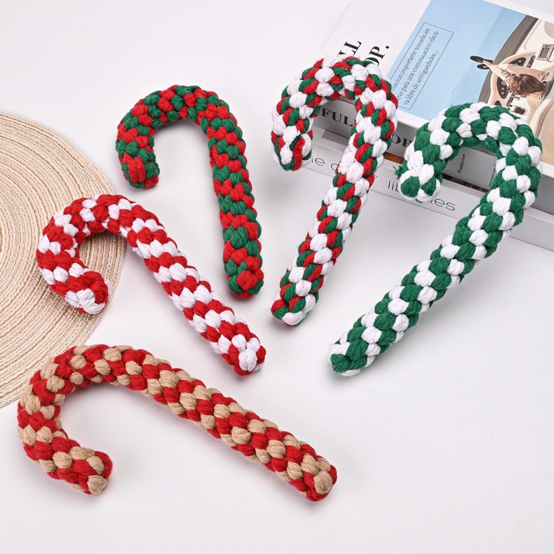 Pet dogs chew toys, clean teeth