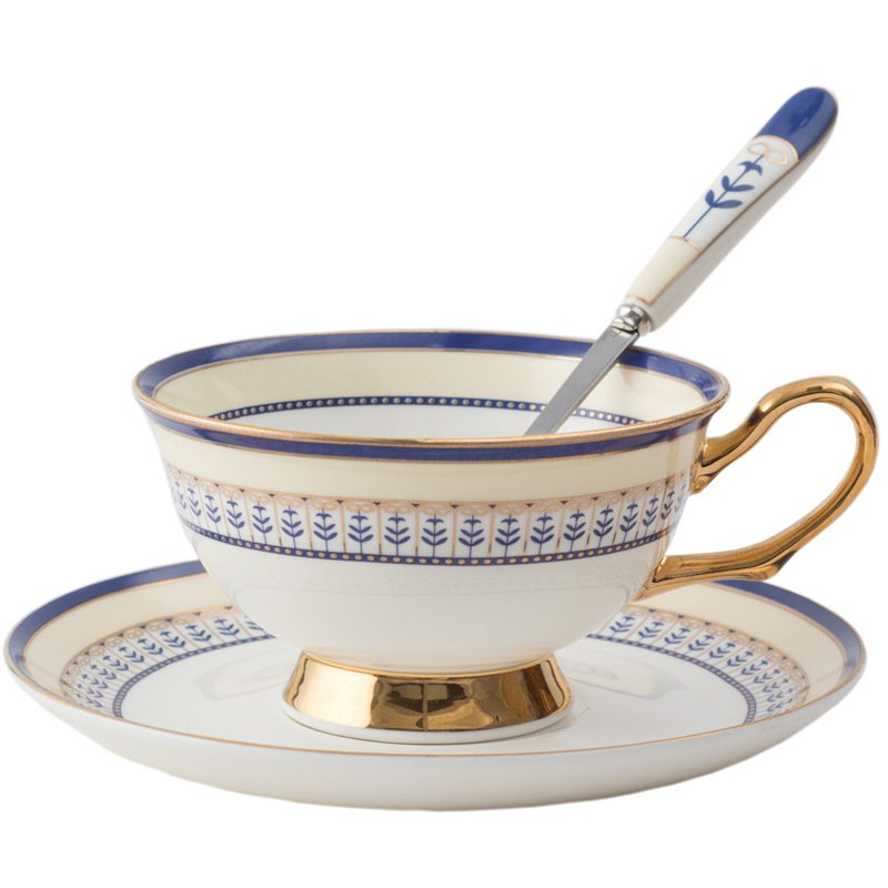 Taza de té de porcelana inglesa con borde dorado