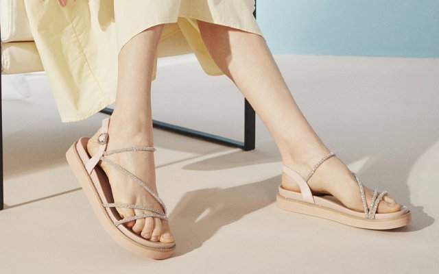 最新トレンド女性用靴通販｜おしゃれで歩きやすいシューズ特集,メンズ靴オンラインショップ｜ビジネスからカジュアルまで幅広く揃う,メンズトップス通販｜人気のTシャツ・シャツ・パーカーが勢揃い,スカート専門通販｜季節ごとの人気デザインをセレクト