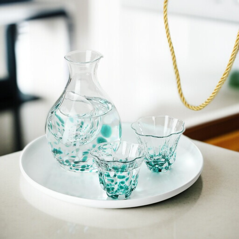 Japanisches Sake Set mit bunten Punkten aus Kristallglas