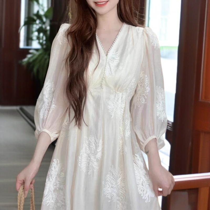 하이웨스트 퍼프 브이넥 원피스 앞모습 디테일