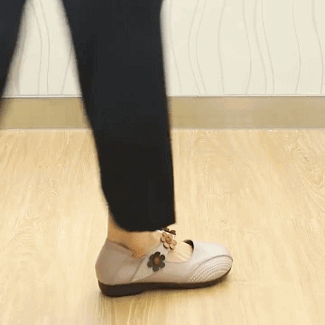 フラットパンプス