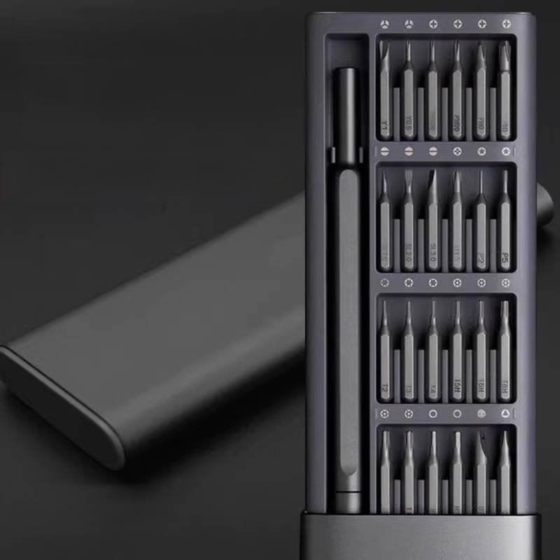 High-quality screwdriver handles and bits for gadgets