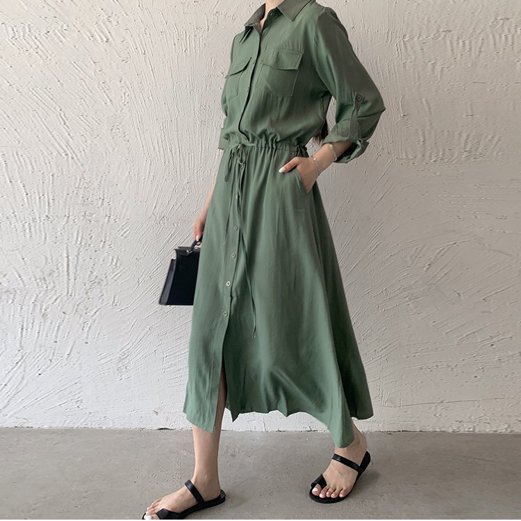 ミリタリーグリーン