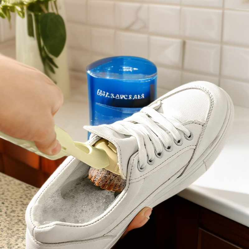 小さな靴ブラシ 家庭での靴掃除に最適