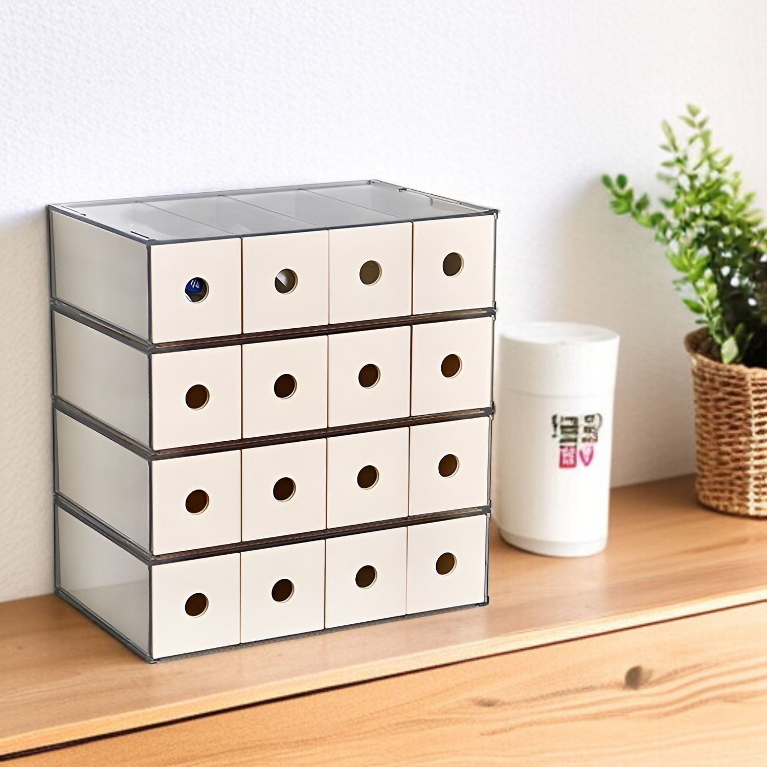 引き出し式収納ボックスは縦横4段に積み重ね可能、マルチグリッド収納ボックス メガネ 口紅収納ボックス ラック