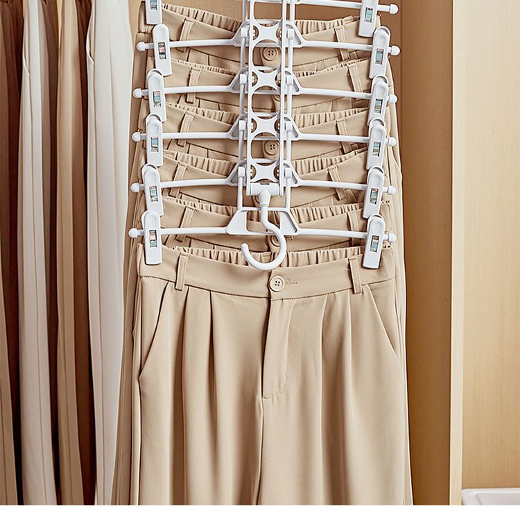省スペース設計のワンタッチハンガー