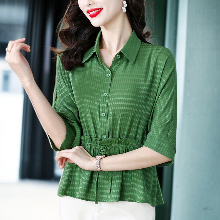 돌넥 디자인 실크 셔츠 디테일