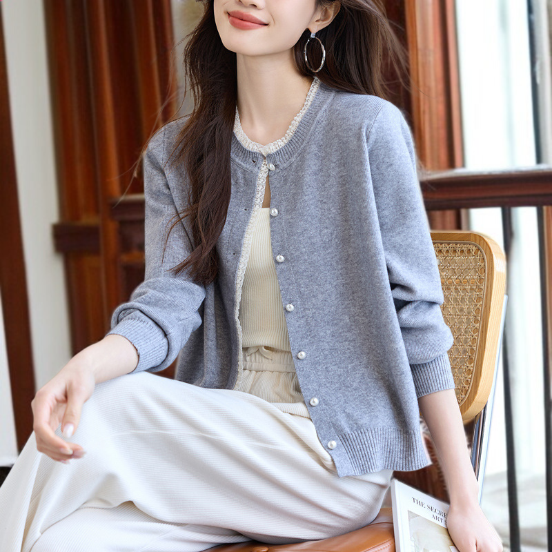 여성 그레이 니트 가디건 전체 이미지