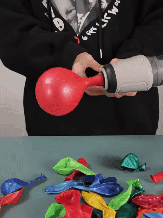 Aspirator fără fir cu funcții multiple