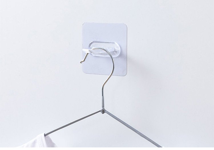 여러 개를 나란히 설치한 후크걸이