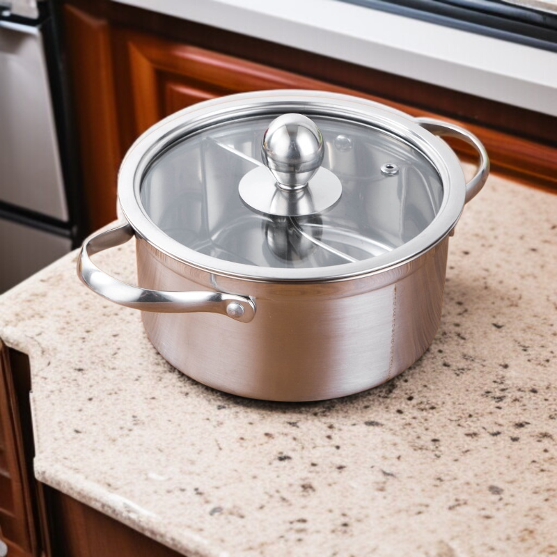 みかん鍋を調理中のIH対応鍋