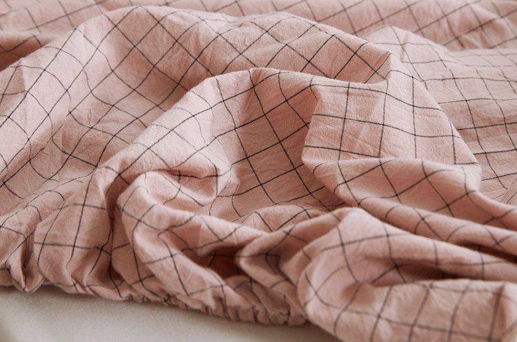 다채로운 색상의 침대 시트 모음