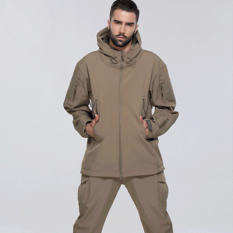 Men‘s Outdoor Waterproof Jacket Lightweight Softshell Raincoat