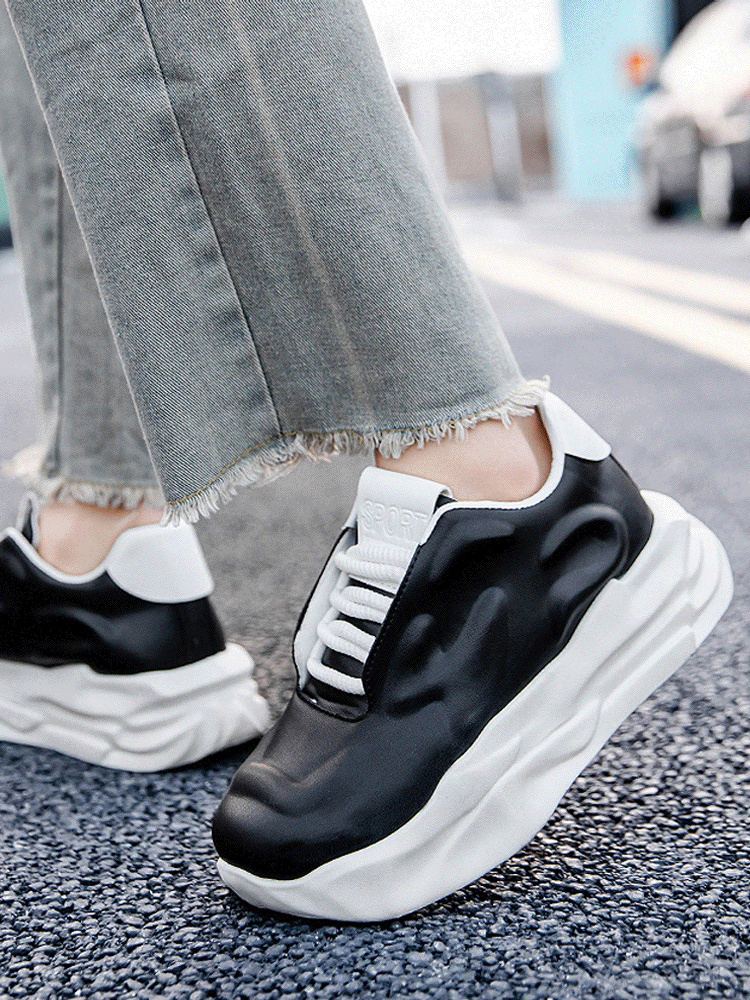 Tenisi de modă cu talpă groasă