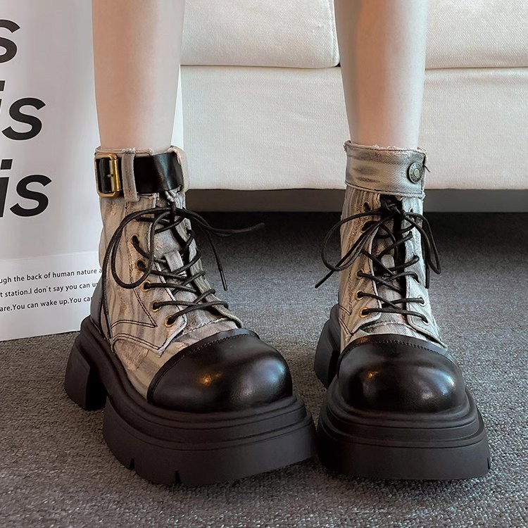 スニーカーブーツ