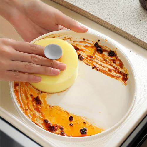 吸盤付きで壁に取り付けたスポンジの使用例