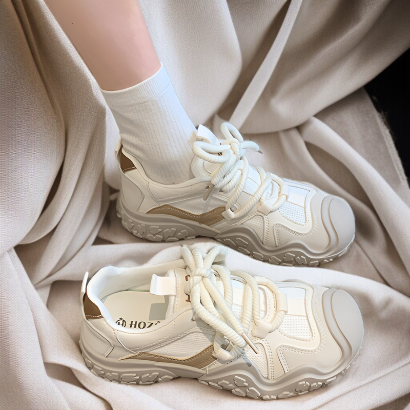 万能ホワイトスポーツシューズのデザイン詳細