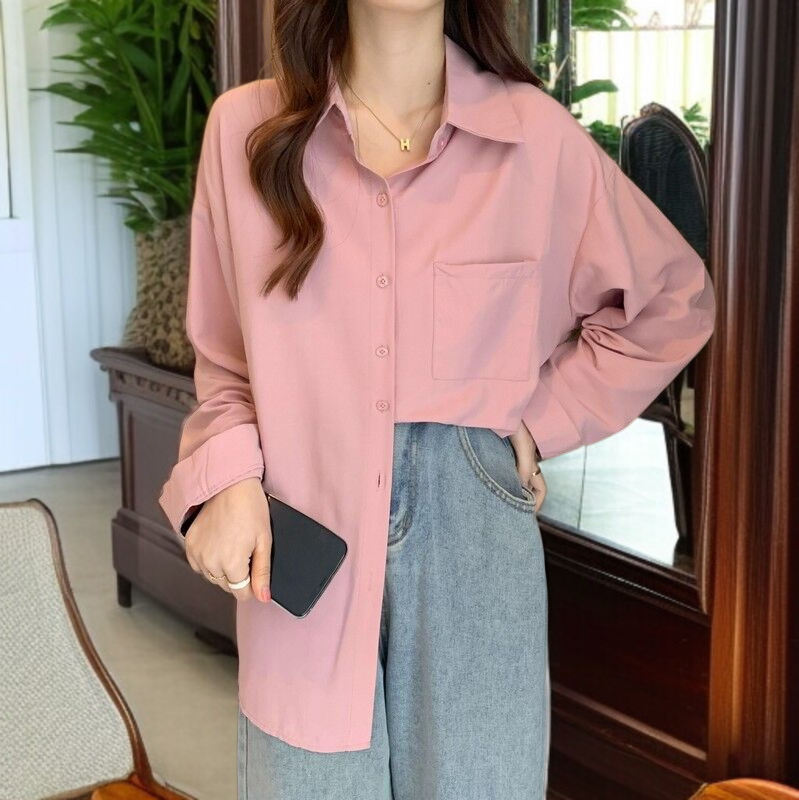 オフィスカジュアルにぴったりなシフォンシャツ