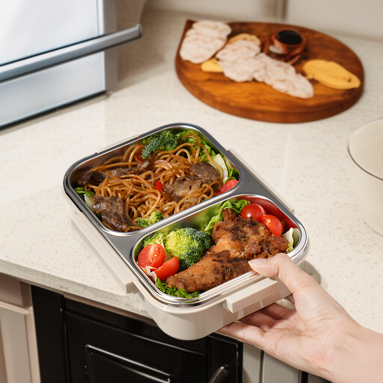 新鮮さを保つ密閉ランチボックスの使用例