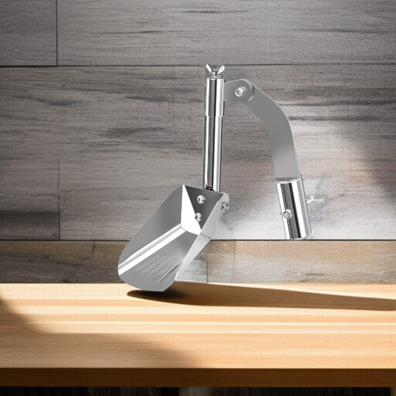 家庭用雨樋掃除用具を使った屋根雨樋の清掃