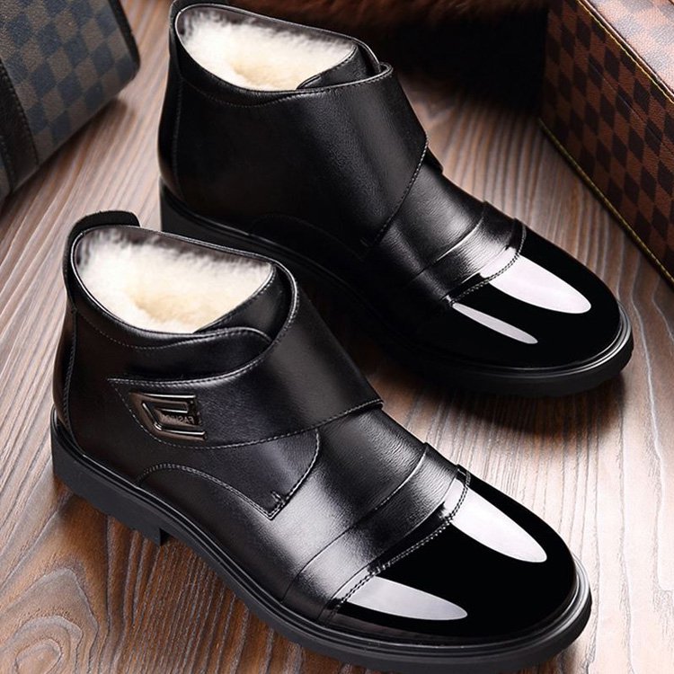 東京企業の社長が絶賛する紳士靴、英国貴族限定シューズ