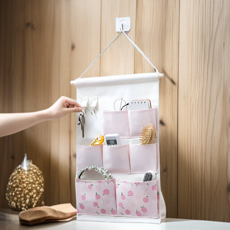 携帯電話やリモコンを収納できるポケット付きバッグ