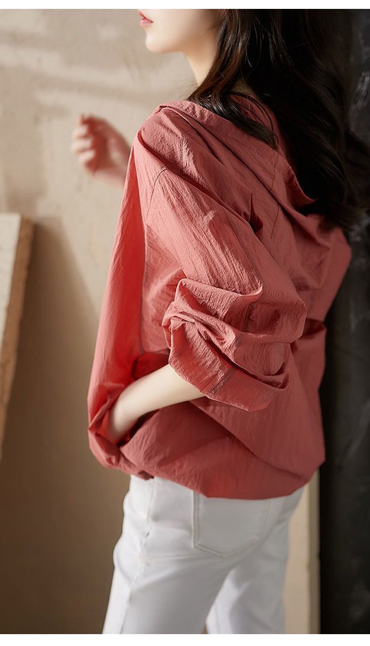 アウトドアスポーツ向けラッシュガード着用シーン