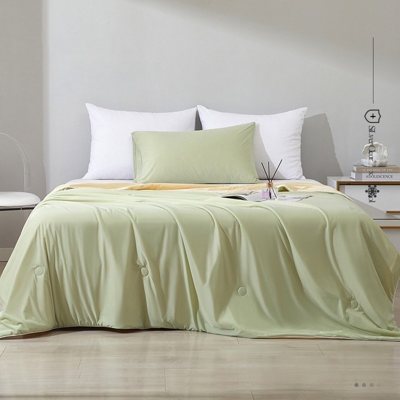 高品質シルク素材の肌掛け布団