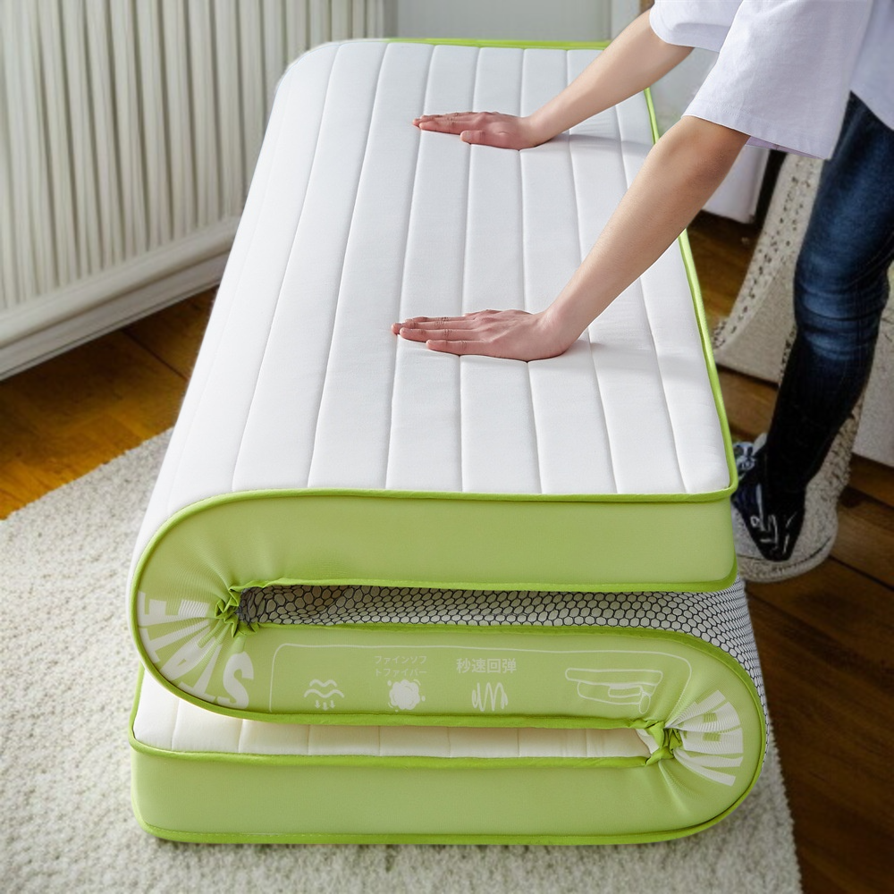 スポンジマットレスの断面と素材詳細