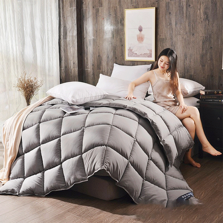 【ホワイトグースダウン95％】暖かい羽毛布団